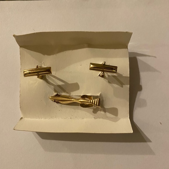 1962 worlds fair cuff links and tie tack in original packaging . - Picture 2 of 2